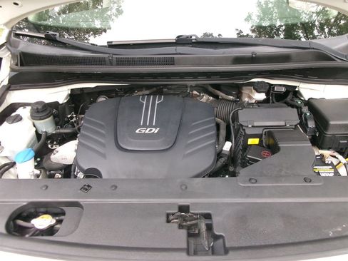 Used 2018 Kia Sedona L image 52