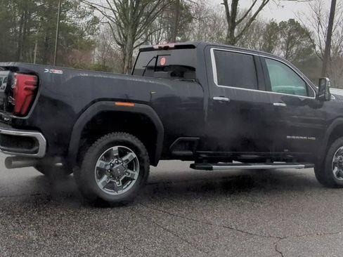 New 2025 GMC Sierra 2500 SLT w/ SLT Premium Package image 8