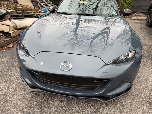 Used 2021 MAZDA MX-5 Miata Club image 2