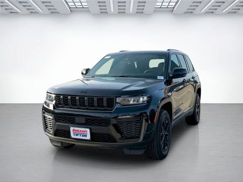 New 2026 Jeep Grand Cherokee Altitude AWD/4WD image 5