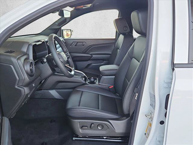 New 2026 Chevrolet Colorado Trail Boss w/ Midnight Edition AWD/4WD image 4