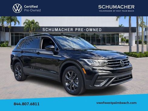Certified 2024 Volkswagen Tiguan SE w/ Panoramic Sunroof Package FWD image 1