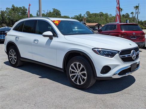 Used 2024 Mercedes-Benz GLC 300 4MATIC image 2