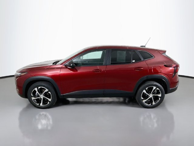 Used 2024 Chevrolet Trax RS w/ Driver Confidence Package FWD image 4