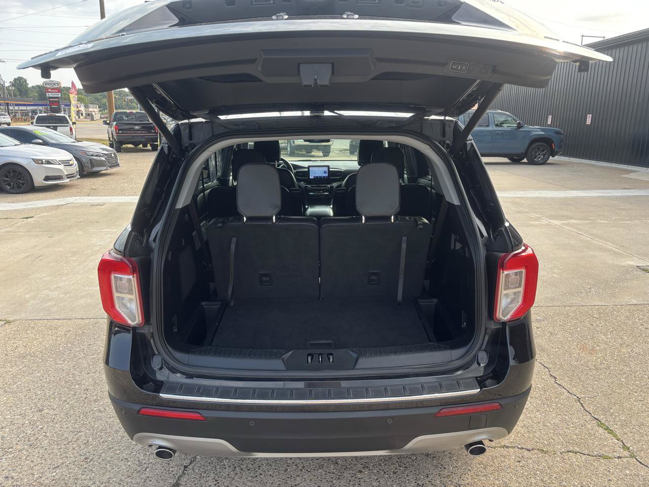 Used 2021 Ford Explorer Limited AWD/4WD image 5