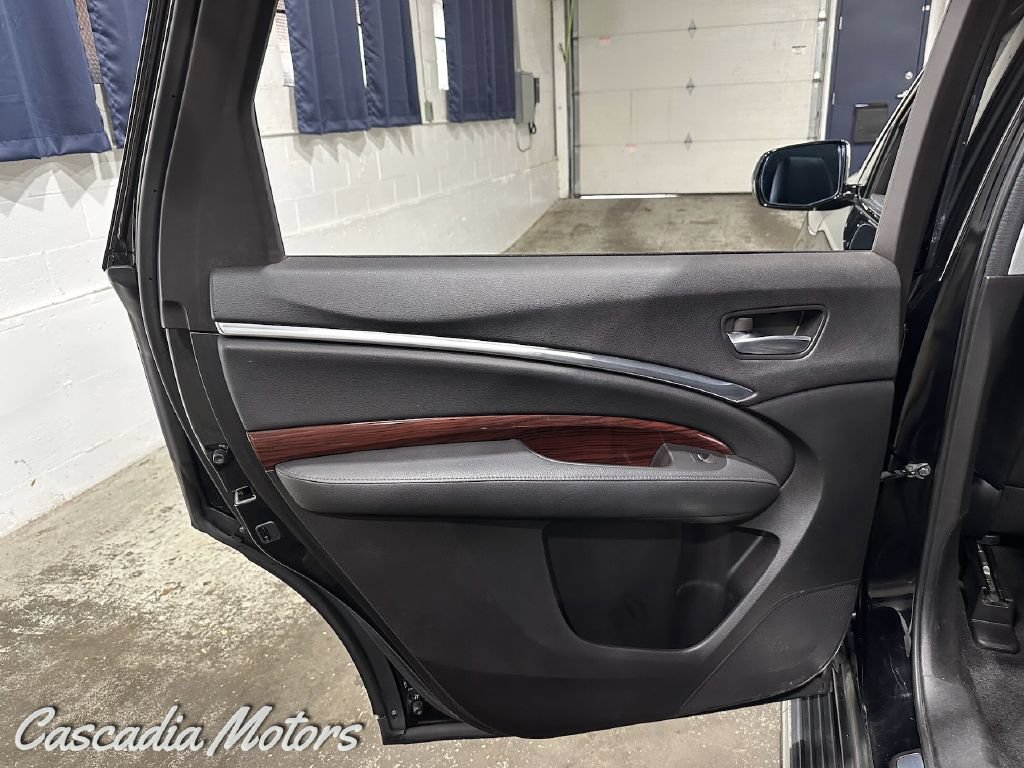 Used 2014 Acura MDX w/ Technology Package AWD/4WD image 24
