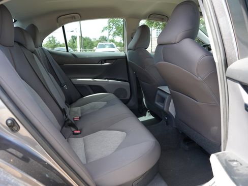 Used 2020 Toyota Camry LE FWD image 24