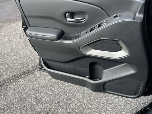 New 2026 Nissan Frontier SV image 14