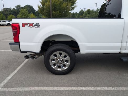 Used 2017 Ford F250 Lariat w/ Lariat Ultimate Package AWD/4WD image 38