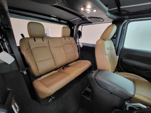 Used 2022 Jeep Wrangler Rubicon w/ LED Lighting Group image 10