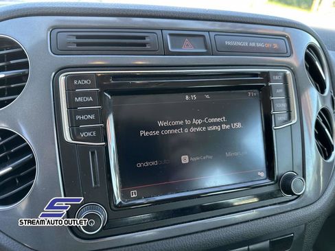 Used 2018 Volkswagen Tiguan Limited w/ Premium Package image 24