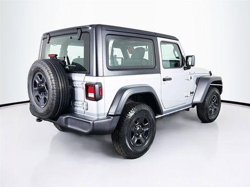 Used 2024 Jeep Wrangler Sport AWD/4WD image 7