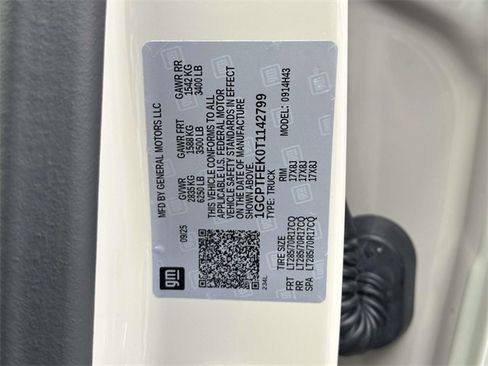 Used 2026 Chevrolet Colorado ZR2 w/ Technology Package image 28