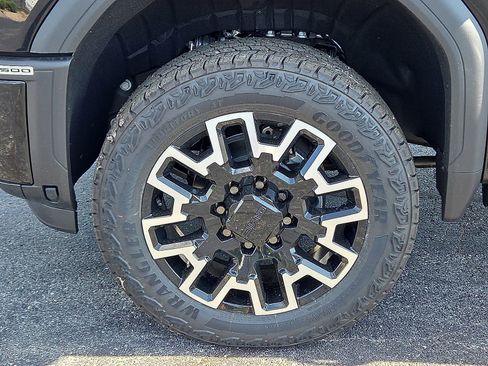 New 2025 GMC Sierra 2500 Denali w/ Denali Reserve Package image 7