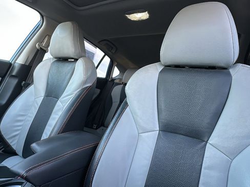 Used 2020 Subaru Crosstrek 2.0i Limited w/ Moonroof Package w/Navigation image 11