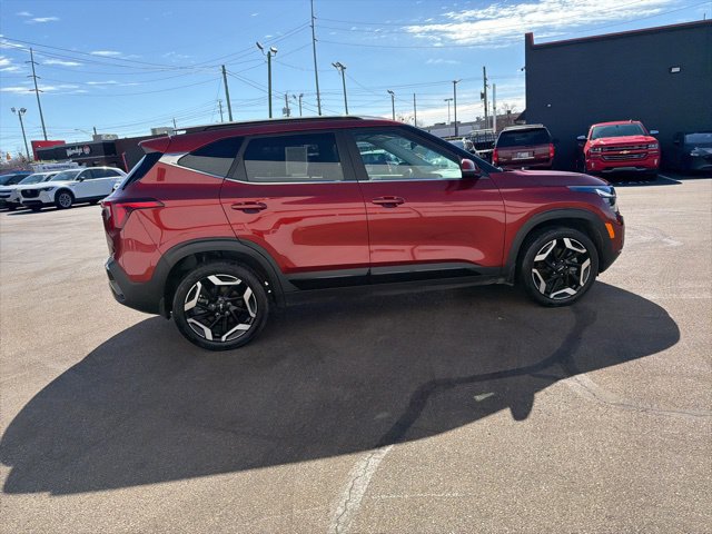 Used 2025 Kia Seltos SX w/ SX Sunroof Package AWD/4WD image 6