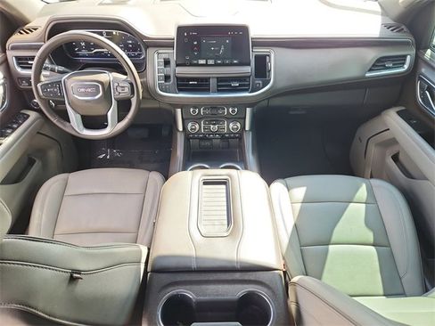 Certified 2023 GMC Yukon XL SLT w/ SLT Luxury Package image 14