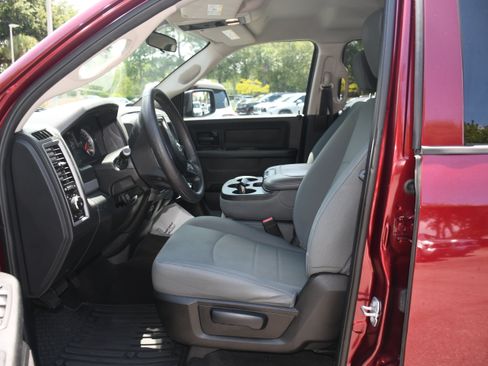 Used 2017 RAM 1500 Express RWD image 7