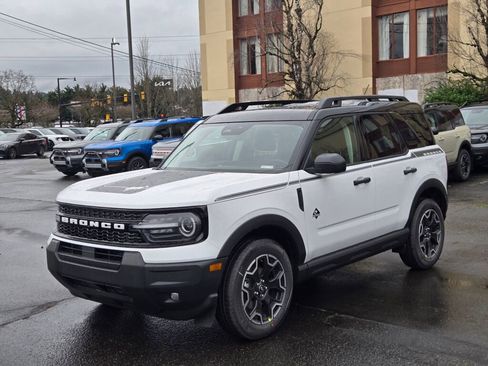 New 2026 Ford Bronco Sport Outer Banks w/ Topo Graphic Package AWD/4WD image 1