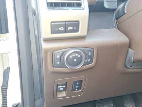 Used 2018 Ford F150 King Ranch w/ Equipment Group 601A Luxury AWD/4WD image 15