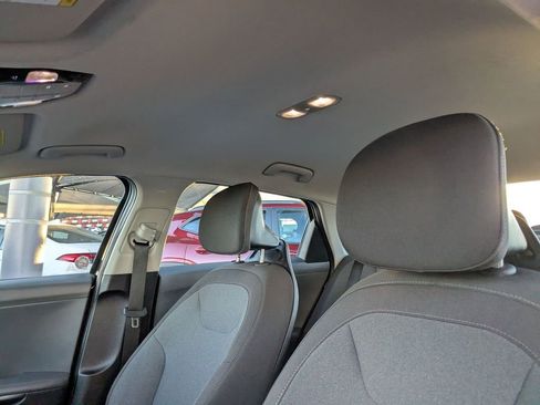 Used 2025 Kia K4 LXS image 23