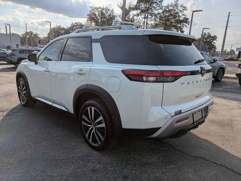 Used 2023 Nissan Pathfinder Platinum w/ Cargo Package image 6