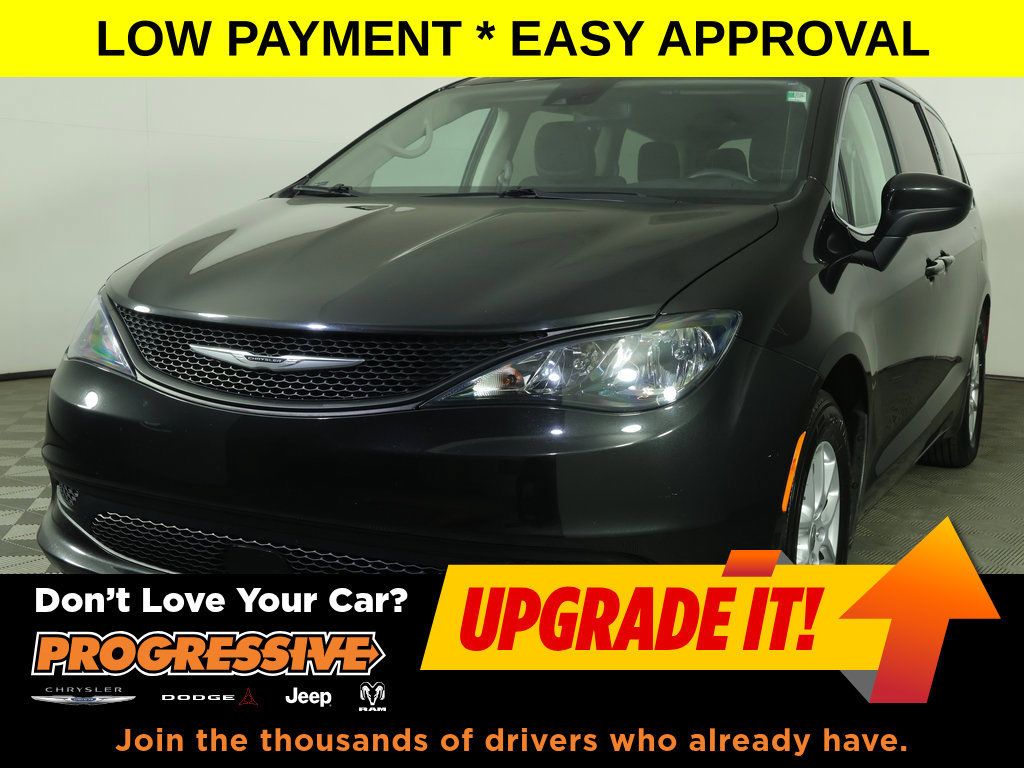 Used 2023 Chrysler Voyager LX FWD image 1