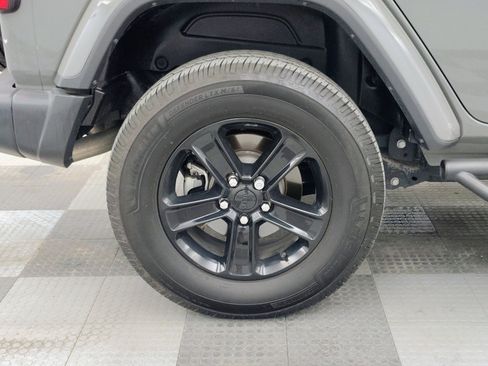 Used 2020 Jeep Wrangler Unlimited Sahara AWD/4WD image 13