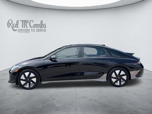Used 2025 Hyundai Ioniq 6 SE RWD image 2
