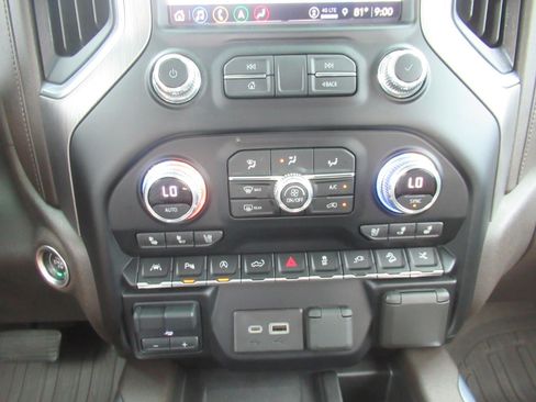 Used 2021 GMC Sierra 1500 Denali w/ Denali Ultimate Package AWD/4WD image 28
