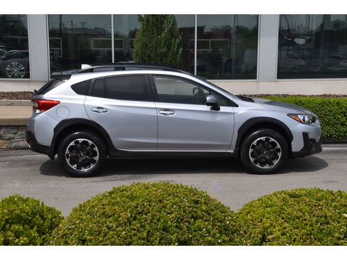 Used 2023 Subaru Crosstrek 2.0i Premium AWD/4WD image 3