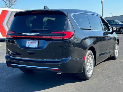 New 2026 Chrysler Pacifica Select image 7