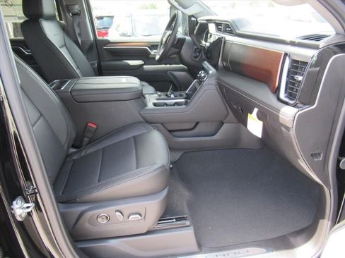 New 2026 GMC Sierra 2500 Denali w/ Denali Reserve Package AWD/4WD image 9