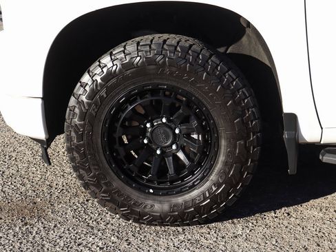 Used 2023 Chevrolet Silverado 1500 Custom image 44