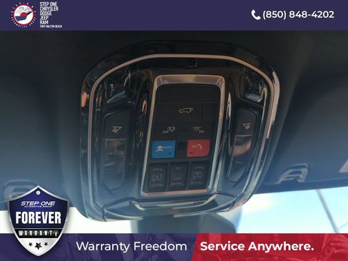 Used 2023 Jeep Grand Wagoneer Series III AWD/4WD image 27