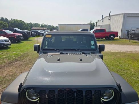 Used 2023 Jeep Wrangler Unlimited w/ Sun & Screen Package AWD/4WD image 41