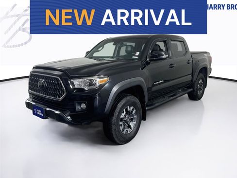 Used 2018 Toyota Tacoma TRD Off-Road AWD/4WD image 1