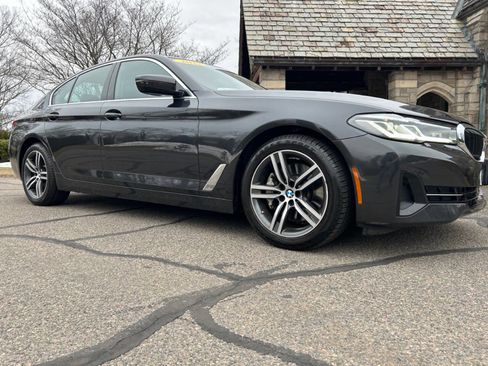 Used 2022 BMW 530i xDrive w/ Convenience Package image 2