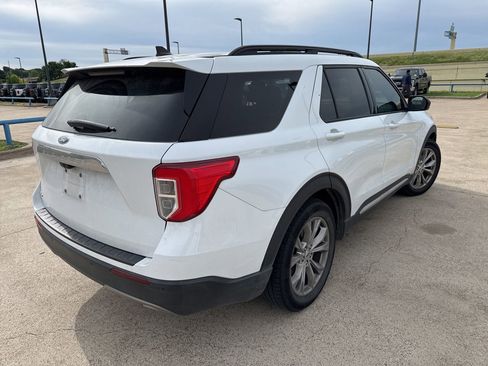 Used 2021 Ford Explorer XLT w/ Equipment Group 202A image 11