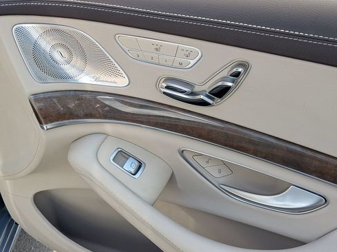 Used 2015 Mercedes-Benz S 550 Sedan image 19