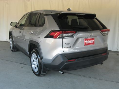 Certified 2025 Toyota RAV4 LE image 23