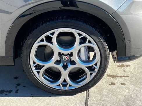 Used 2024 Alfa Romeo Tonale Ti image 6