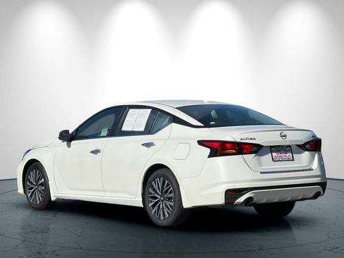 Used 2023 Nissan Altima 2.5 SV w/ SV Premium Package image 6