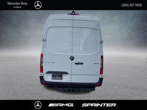 Used 2025 Mercedes-Benz Sprinter 2500 image 4