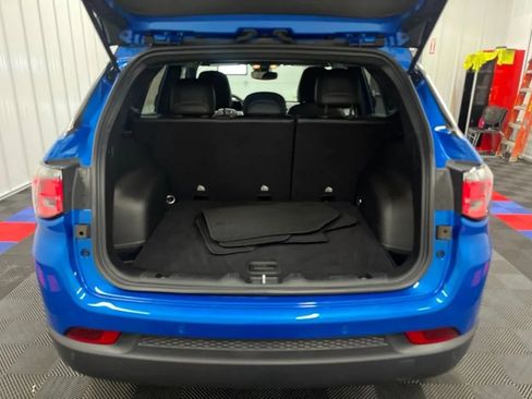 Used 2025 Jeep Compass Limited AWD/4WD image 5
