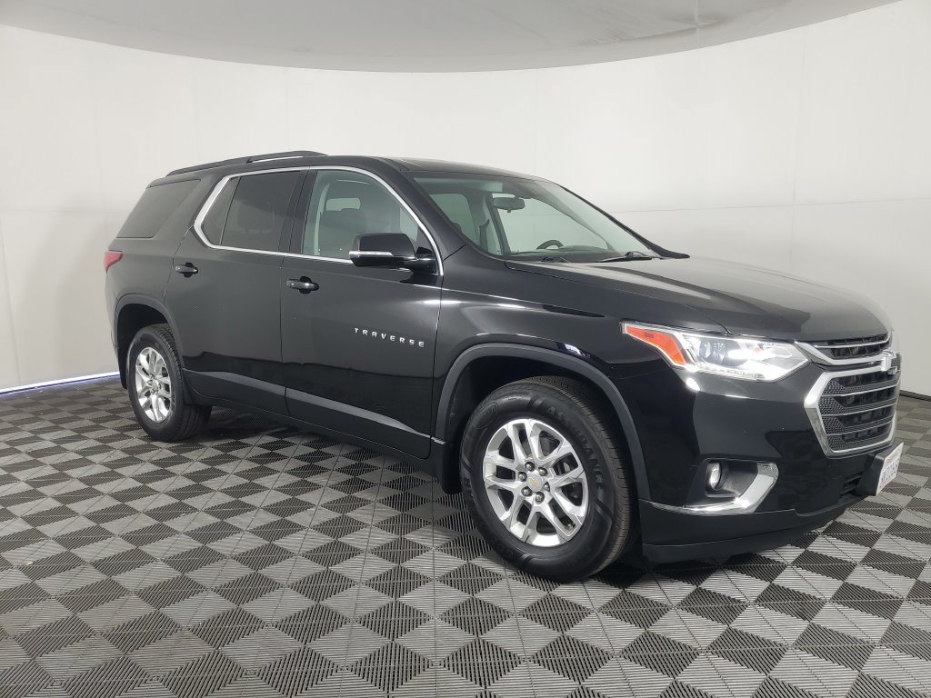 Used 2020 Chevrolet Traverse LT FWD image 2