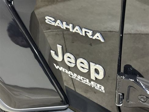 Used 2020 Jeep Wrangler Unlimited Sahara image 27