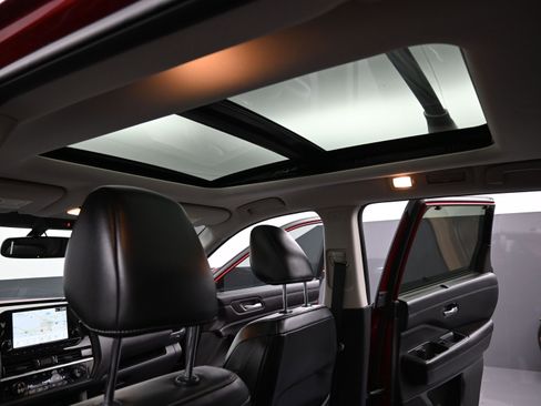 Used 2022 Nissan Pathfinder SL w/ SL Premium Package image 14