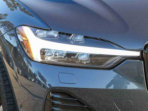 New 2026 Volvo XC60 B5 Plus w/ Climate Package PRO image 4