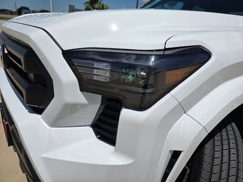 New 2026 Toyota Tacoma SR AWD/4WD image 12